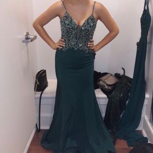 Emerald Green Sequin 2020 Prom/Formal Dress size 2
